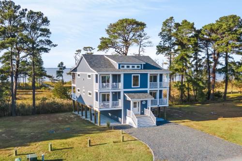 Wildcat Haven - Waterfront & phenomenal views!