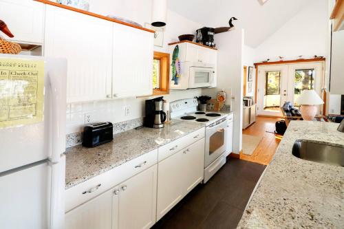 Windshadow - Waterfront & pet friendly!, Deep Hole (foto 9)