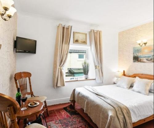 Seaways Hotel - Photo 5