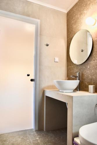 StayBridge Apartments, Mesongi