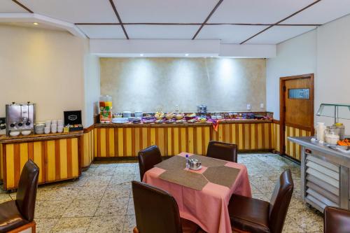 ห้องอาหาร, Carillon Plaza Hotel in กอนโซลาเชา