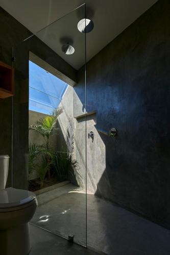 Rubina gem in downtown Design Location AC - image 2