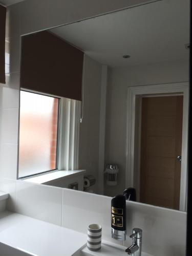 Luxury King Room image 2