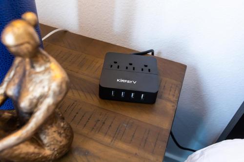 Walkable - Restaurants - Large Patio - Ac