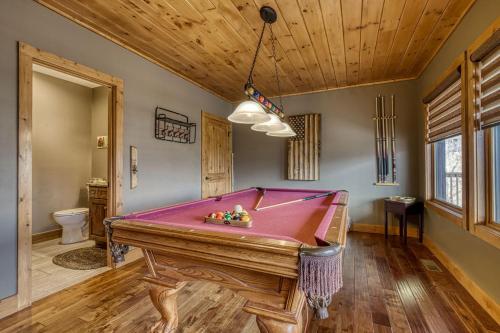 Sweet Tennessee Whiskey Panoramic Mtn Views Game Room 560 FREE tickets each paid day - image 4