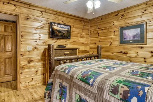 Moonshine Memories Breathtaking Mtn Views Hot Tub WIFI 560 FREE tickets each paid day! - image 12