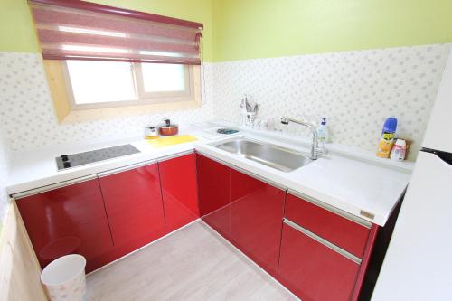 A-HOTEL.com - Saryangdo Dandihae Pension, holiday home, Tongyeong