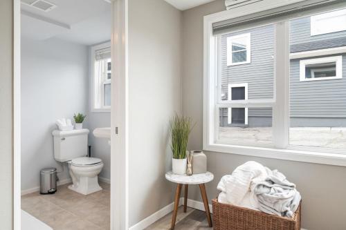 Three-Bedroom Townhouse image 9