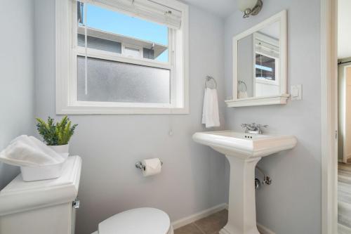 Three-Bedroom Townhouse image 8
