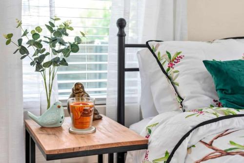 Prime Location Home with Hot Tub l Midtown Prime Location Home with Hot Tub l Midtown