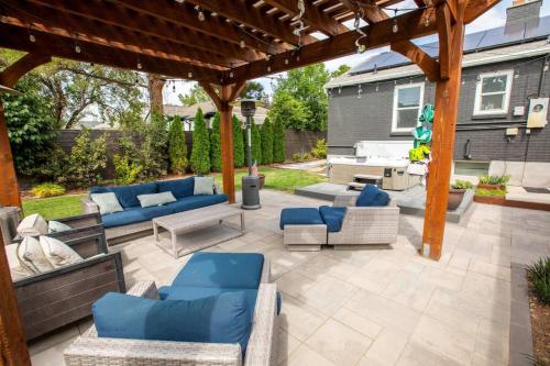 Prime Location Home with Hot Tub l Midtown Prime Location Home with Hot Tub l Midtown