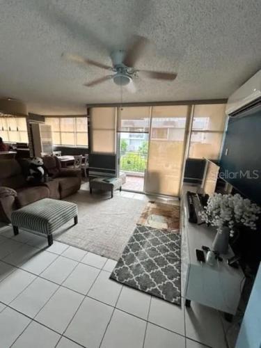 Private King Room with bath in Shared Apartment in Río Piedras