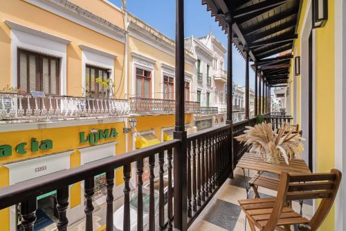 Soho House Private Patio Luxury 2BD Appartment - image 7