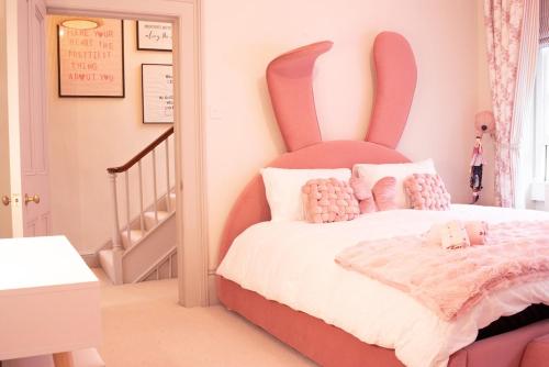 3-Bed gem with Bath Abbey views, Bath (photo 3)