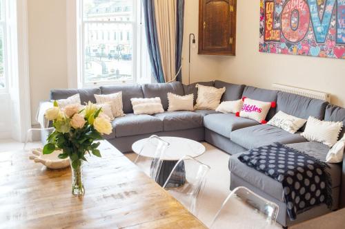 3-Bed gem with Bath Abbey views, Bath (photo 6)