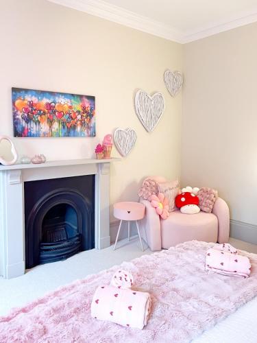 3-Bed gem with Bath Abbey views, Bath (photo 9)