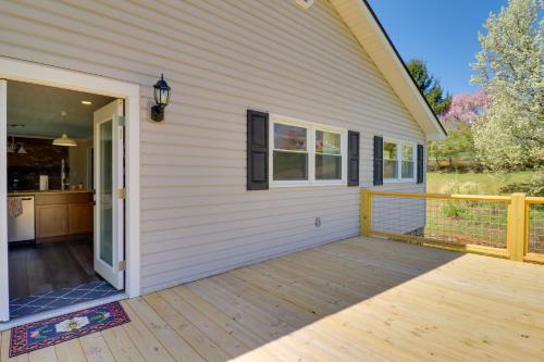 Modern Retreat Near Smoky Mtns and Asheville! - image 12