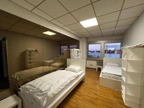 Dreieich Wohnung 10 Personen - 6 Einzelzimmer Parkplatz LKW in دري ايش