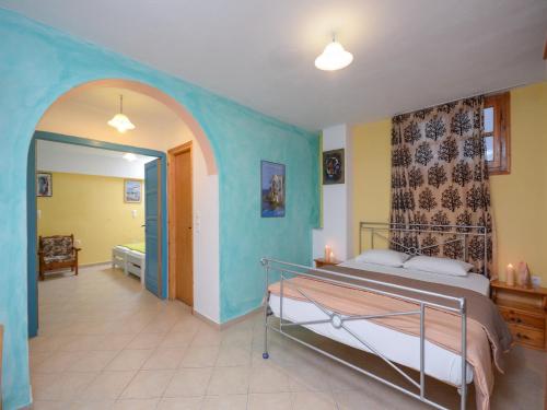 1 double bed, 2 twin beds, 1 sofa bed