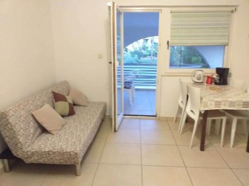 One-Bedroom Apartment with Terrace room in Apartments with parking space Privlaka Zadar - 24002