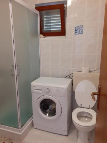 One-Bedroom Apartment with Terrace image 3