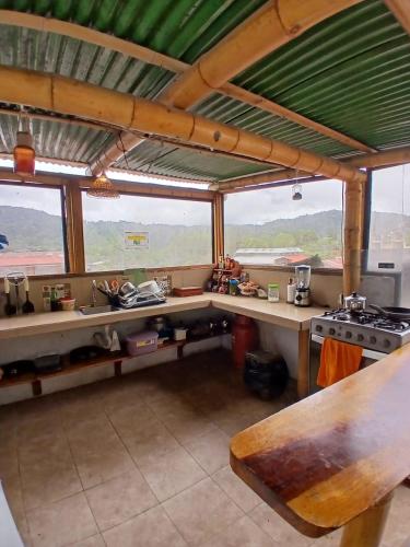 Golden Bird in 明多