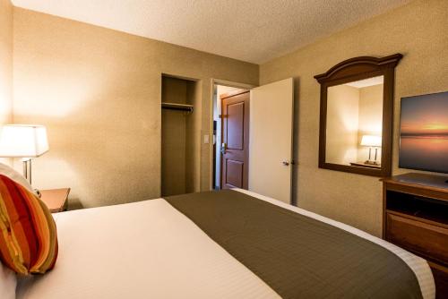 Ebb Tide Oceanfront Inn - image 5