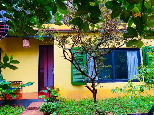 Exterior view, Đuong Lam Homestay - Elephant's House near Duong Lam Village