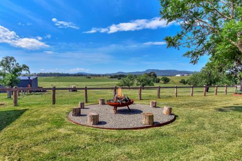 Stellaview Farmhouse, Newly Renovated in Heart of Hunter