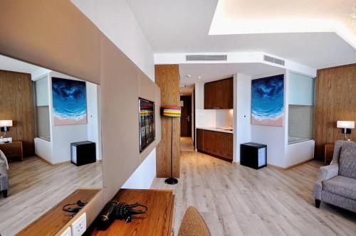 Studio with Ocean View image 5