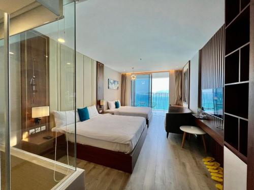 Family Room with Sea View image 3