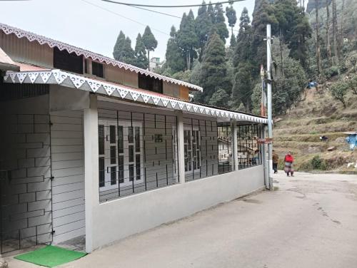 Yuven House in Ghoom Pahar Forest