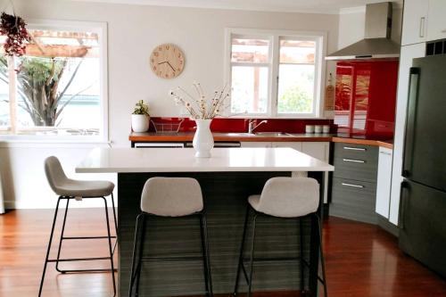 Kitchen, Mahakipawa Haven in Havelock