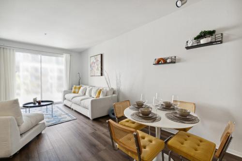 2BDR Home Away From Home in Marina del Rey thumb 3