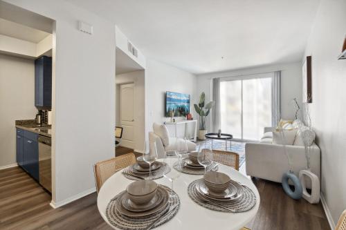 2BDR Home Away From Home in Marina del Rey thumb 4