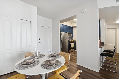 2BDR Home Away From Home in Marina del Rey detail
