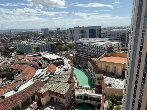 Deluxe Suite in Venice McKinley Hill | Garden View