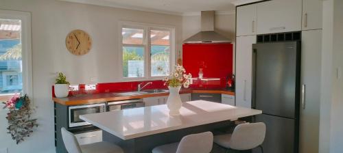 Kitchen, Mahakipawa Haven in Havelock