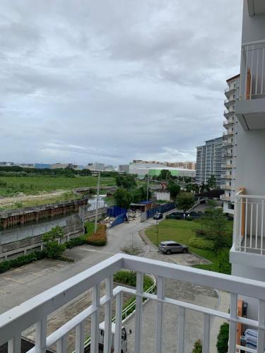 PEACETIME CONDO FIELD RESIDENCES BLDG 6 u1006B, Manila (photo 9)