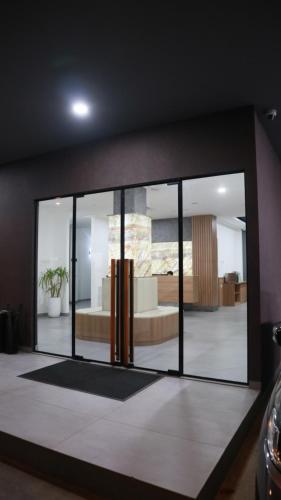 Lobby, VNC ALAM SUTERA HOTEL in Karang Tengah