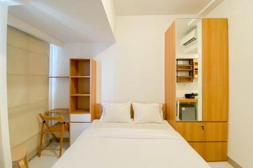 Chic and Cozy Studio at Tokyo Riverside PIK 2 Apartment By Travelio, Rawalembang