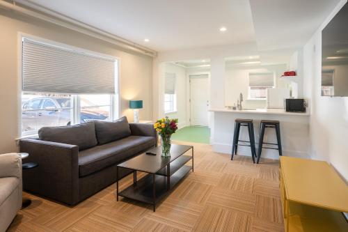 Little Mod Hotel at the University - image 10
