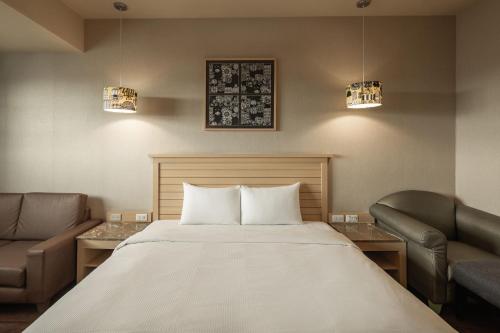 Superior Double Room image 3