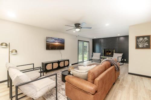 Amazing East Side 3BR 2BA Wifi Smart TV