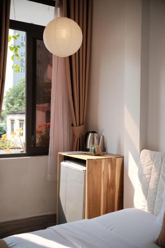 Triple Room with Balcony image 7