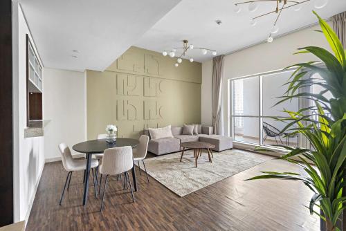 Silkhaus with full Burj Khalifa & fountain view 1BDR in Downtown - image 2