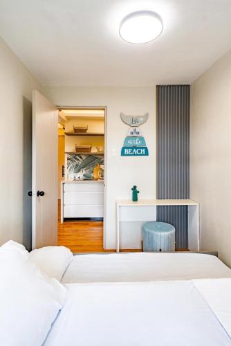 Modern Coastal 2BR Condo Near Airport & Samal, Davao City