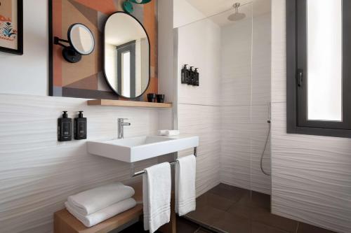 Best Western Plus Hotel Spring House - image 11
