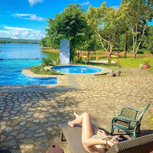 สระว่ายน้ำ, Porta Verde Resort Cavinti Laguna in ลากูน่า