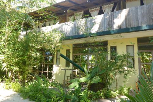 Oliver`s Laguna ECO Lodge Hotel in Ngapali